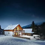 Oasis - Luxury 5-bedroom With Panoramic Views Gerendaház *