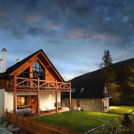 Деревянный коттедж Oasis - Luxury 5-bedroom With Panoramic Views *