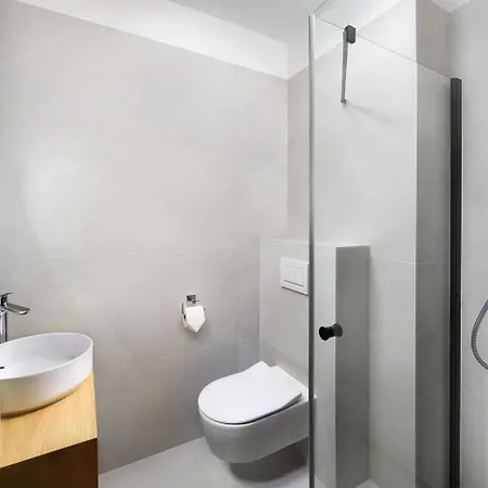 Oasis - Luxury 5-bedroom With Panoramic Views Деревянный коттедж Huty