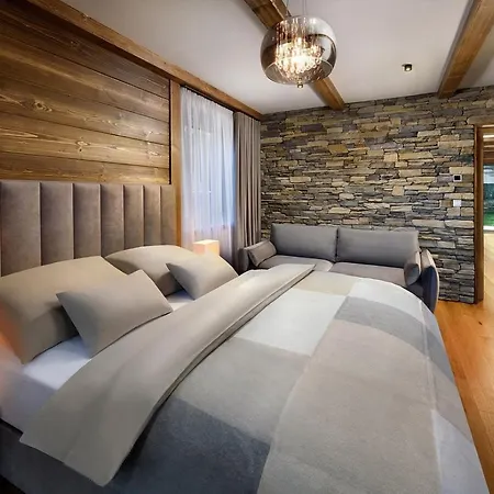 Деревянный коттедж Oasis - Luxury 5-bedroom With Panoramic Views *