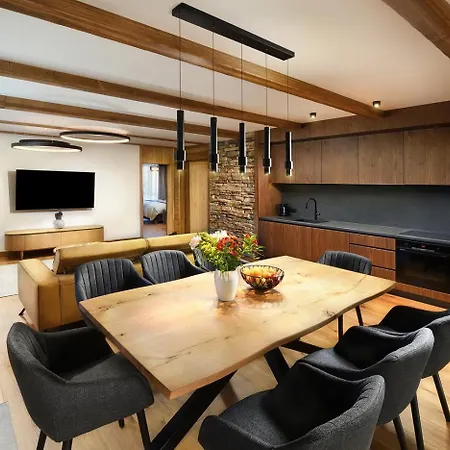 Oasis - Luxury 5-bedroom With Panoramic Views Деревянный коттедж Huty