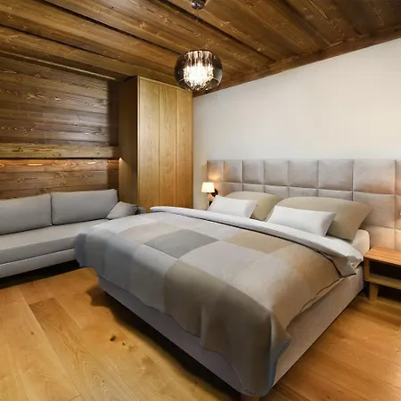 Oasis - Luxury 5-bedroom With Panoramic Views Деревянный коттедж *