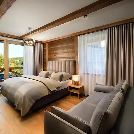 Lodge Oasis - Luxury 5-bedroom With Panoramic Views *