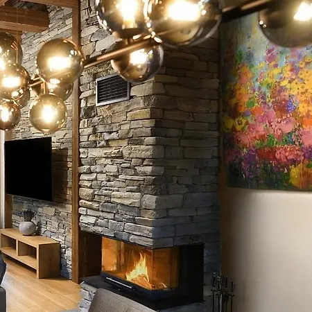 Oasis - Luxury 5-bedroom With Panoramic Views Деревянный коттедж