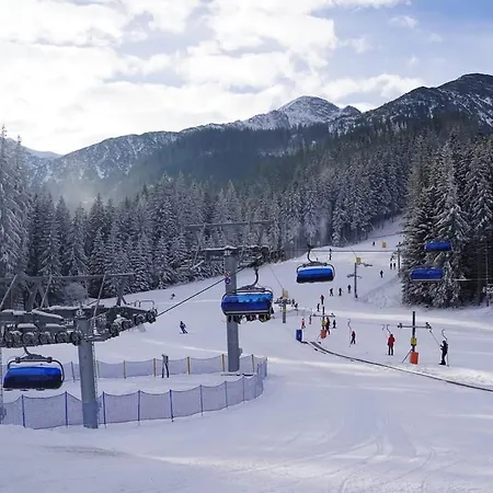 Деревянный коттедж Oasis - Luxury 5-bedroom With Panoramic Views