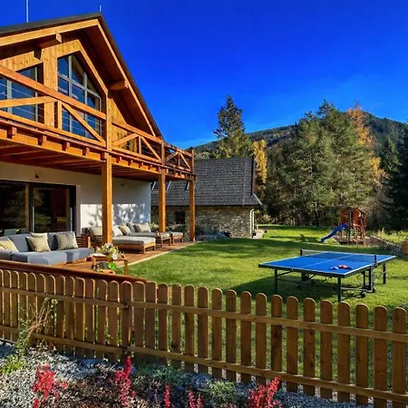Oasis - Luxury 5-bedroom With Panoramic Views Gerendaház *